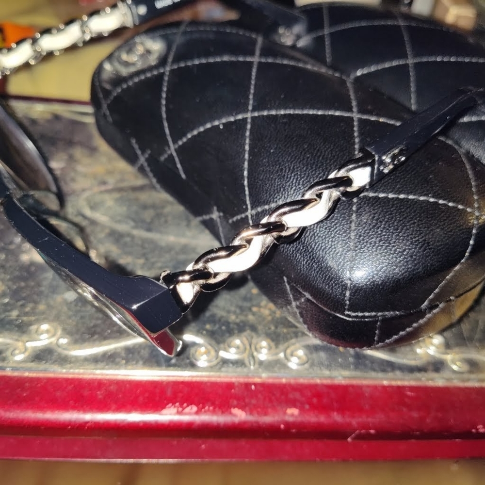 Chanel 5215-q 501/3c Blk&Wht Butterfly Chain Sungl